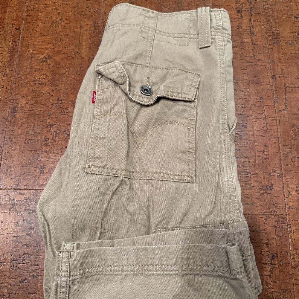 Levi’s Men’s 30X30 Loose Straight Khaki Cargo Pants